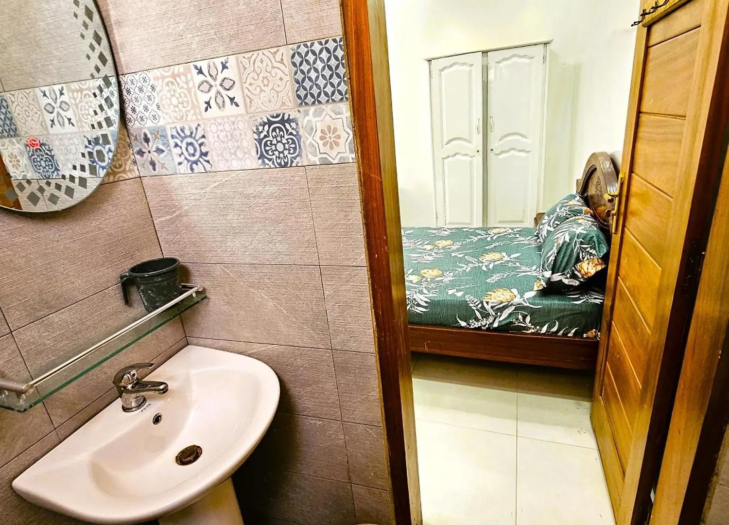 Guest house Chambre Ngor- Douche Privee-Salon-Cuisine-Netflix Hotel Dakar Senegal