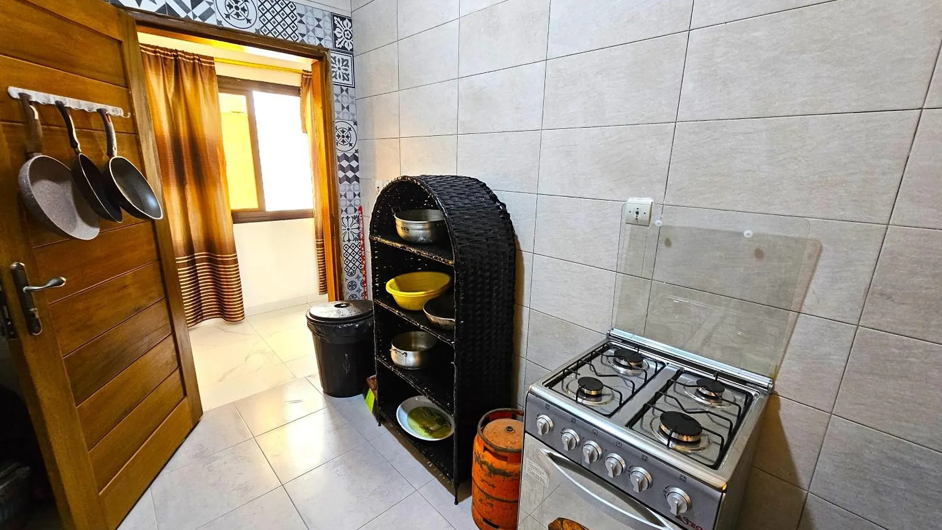 Chambre Ngor- Douche Privee-Salon-Cuisine-Netflix Hotel Dakar 0*,  Senegal